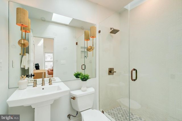 1135 C ST NE, Washington, DC 20002