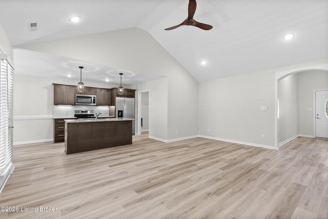 7812 Annalisa Dr, Louisville, KY 40291