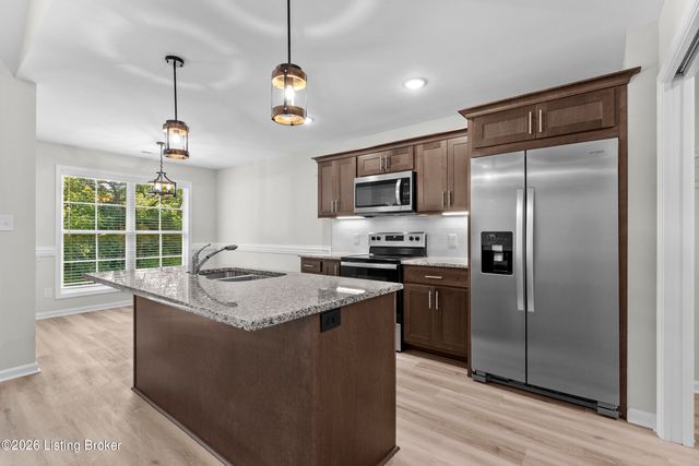 7812 Annalisa Dr, Louisville, KY 40291