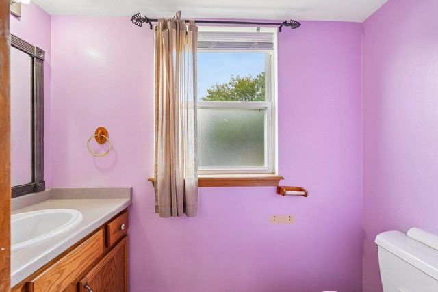 970 E Mackinac AVENUE, Oak Creek, WI 53154