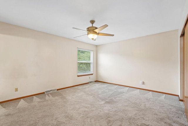 970 E Mackinac AVENUE, Oak Creek, WI 53154