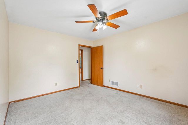 970 E Mackinac AVENUE, Oak Creek, WI 53154
