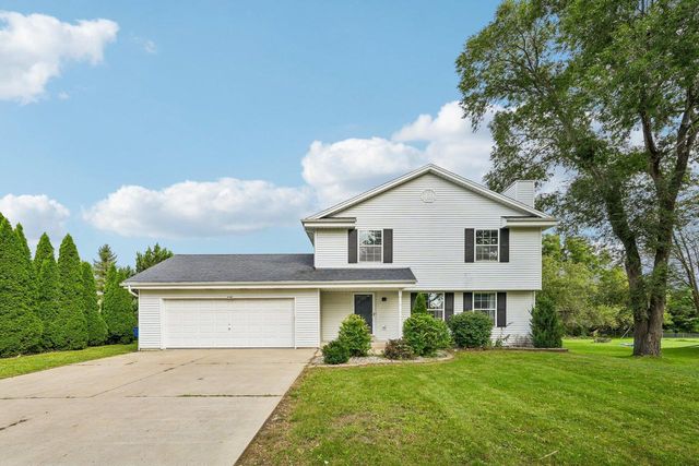 970 E Mackinac AVENUE, Oak Creek, WI 53154
