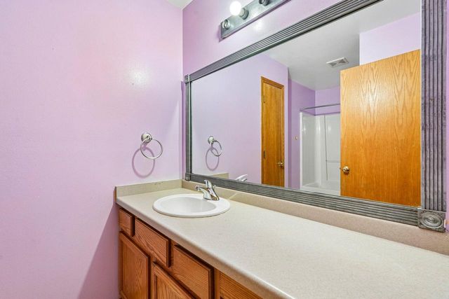 970 E Mackinac AVENUE, Oak Creek, WI 53154