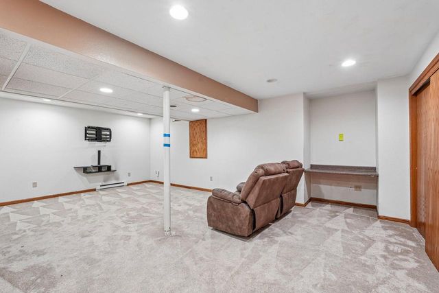 970 E Mackinac AVENUE, Oak Creek, WI 53154