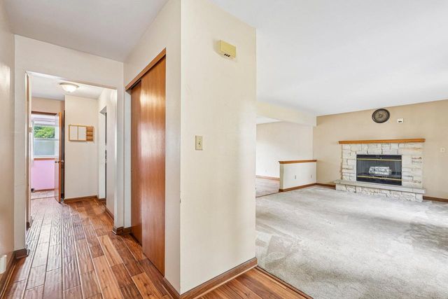 970 E Mackinac AVENUE, Oak Creek, WI 53154