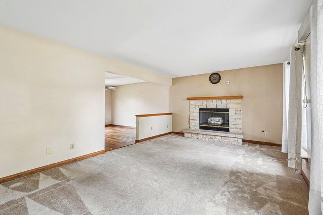 970 E Mackinac AVENUE, Oak Creek, WI 53154