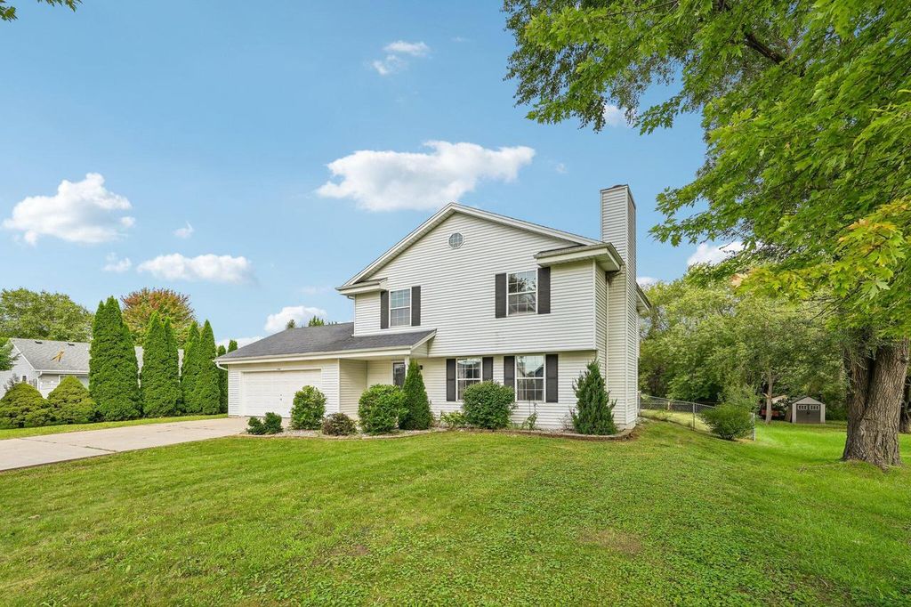 970 E Mackinac AVENUE, Oak Creek, WI 53154