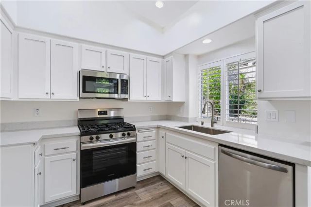 145 Concerto Drive, Oak Park, CA 91377