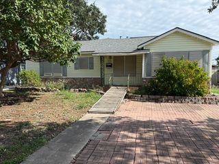 929 Rossi Dr, Corpus Christi, TX 78411