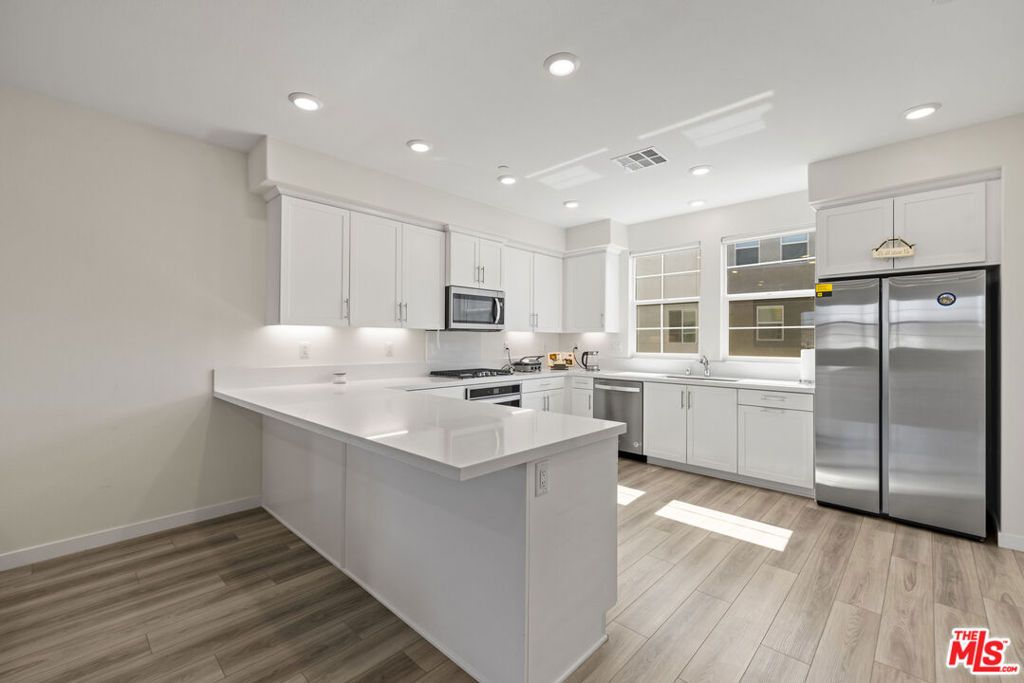 27109 Valley Oak Place, Valencia, CA 91381 — photo 5