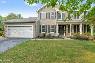 23 Ashgrove Lane, Bethlehem, NY 12158