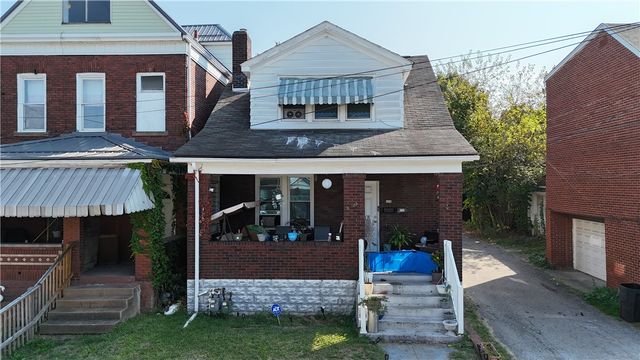 428 Agatha St, Pitcairn, PA 15140