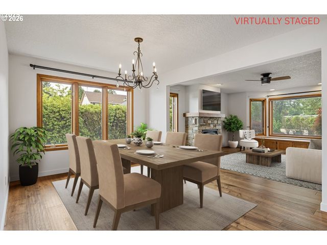 954 S A St, Washougal, WA 98671