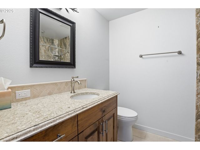 954 S A St, Washougal, WA 98671