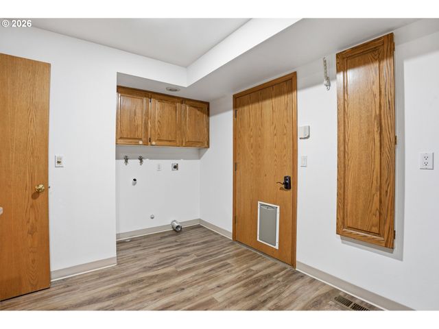 954 S A St, Washougal, WA 98671