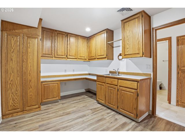 954 S A St, Washougal, WA 98671