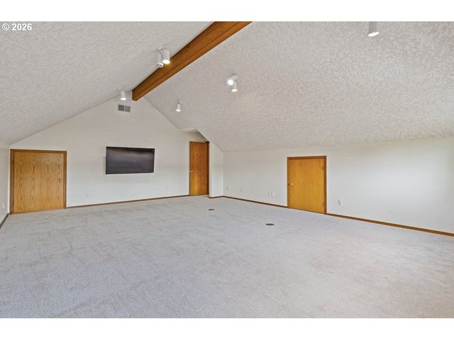 954 S A St, Washougal, WA 98671