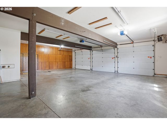 954 S A St, Washougal, WA 98671