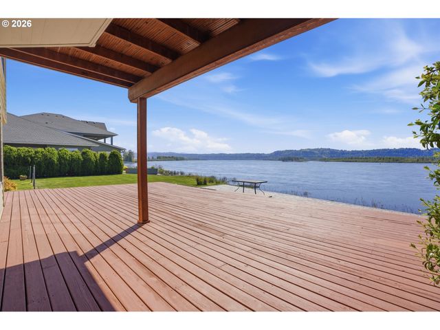 954 S A St, Washougal, WA 98671