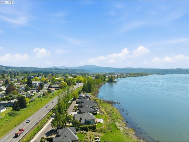 954 S A St, Washougal, WA 98671