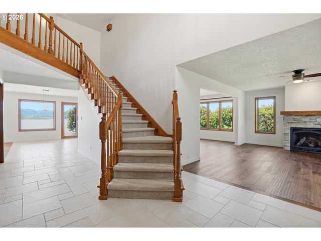 954 S A St, Washougal, WA 98671