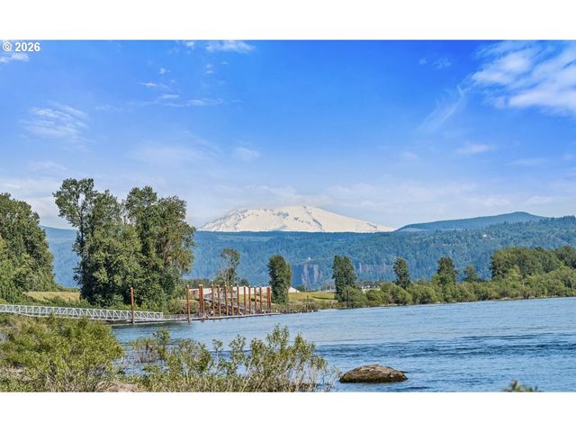 954 S A St, Washougal, WA 98671