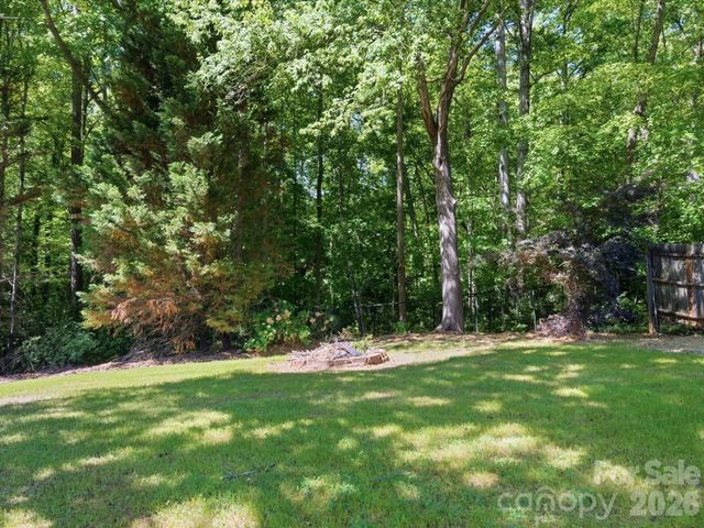 715 Dallas Spencer Mountain Road, Dallas, NC 28034