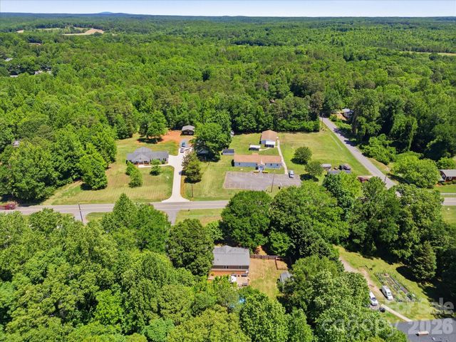 715 Dallas Spencer Mountain Road, Dallas, NC 28034