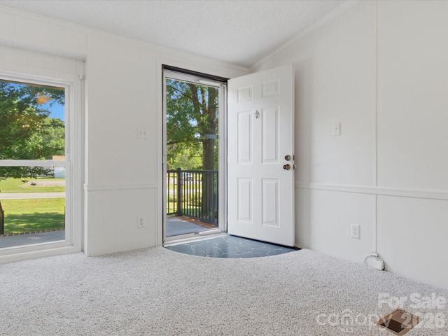 715 Dallas Spencer Mountain Road, Dallas, NC 28034