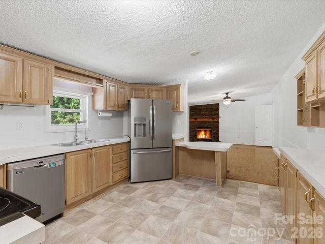 715 Dallas Spencer Mountain Road, Dallas, NC 28034