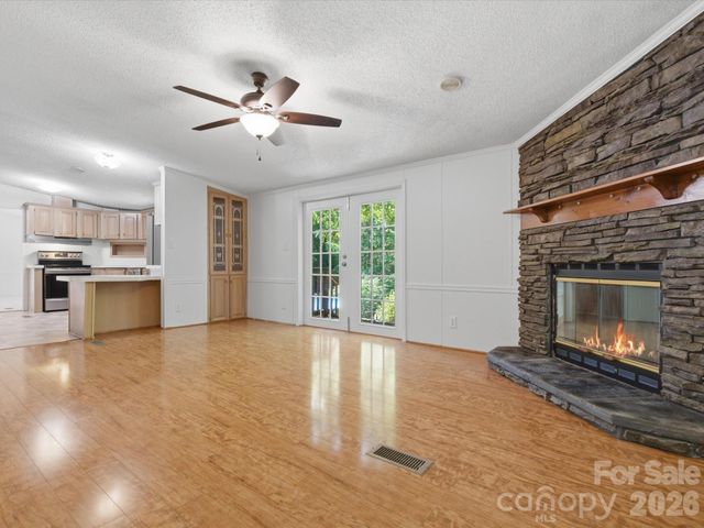 715 Dallas Spencer Mountain Road, Dallas, NC 28034