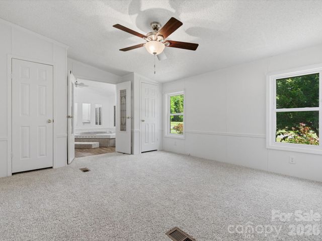715 Dallas Spencer Mountain Road, Dallas, NC 28034