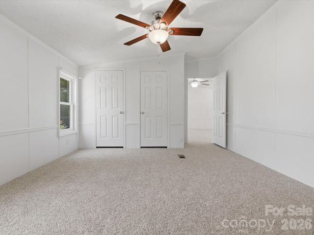 715 Dallas Spencer Mountain Road, Dallas, NC 28034