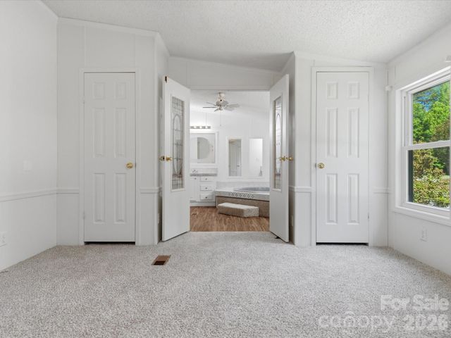 715 Dallas Spencer Mountain Road, Dallas, NC 28034