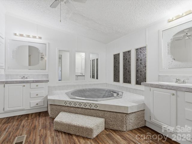 715 Dallas Spencer Mountain Road, Dallas, NC 28034