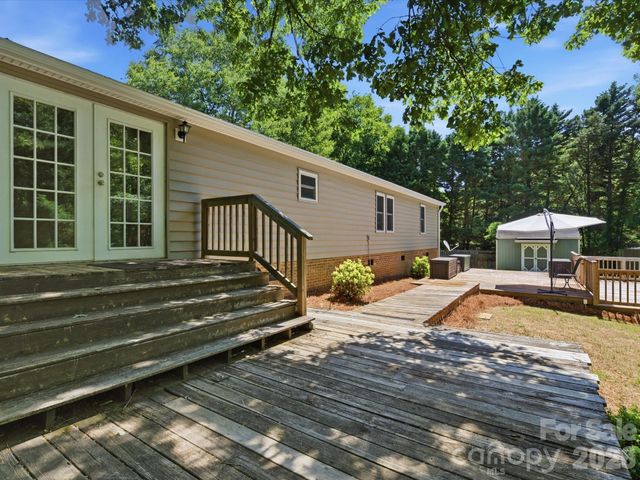 715 Dallas Spencer Mountain Road, Dallas, NC 28034