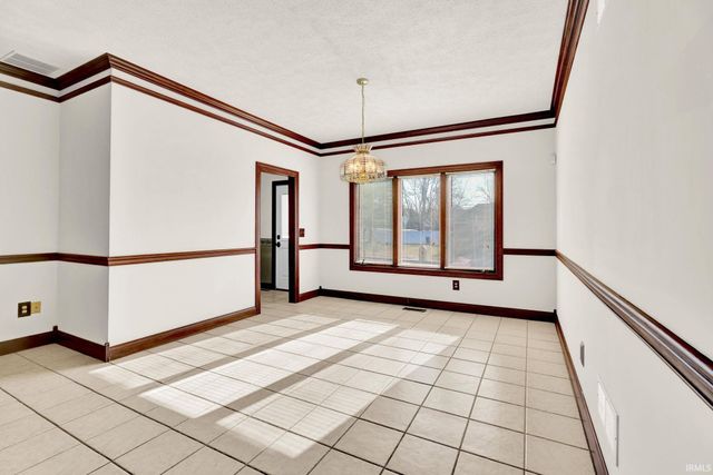 4528 Bridgestone Boulevard, Newburgh, IN 47630