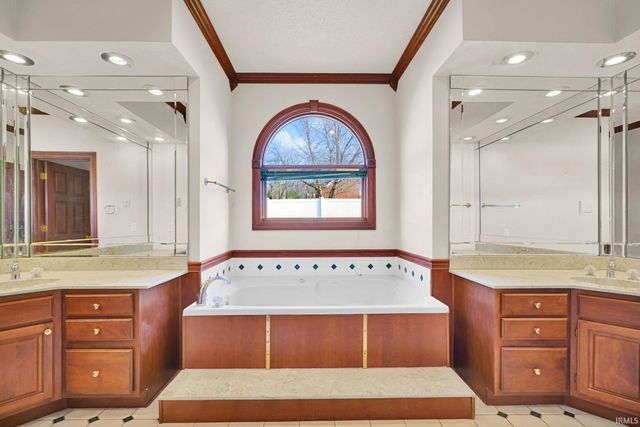 4528 Bridgestone Boulevard, Newburgh, IN 47630