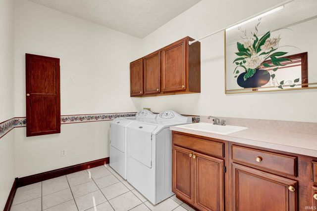 4528 Bridgestone Boulevard, Newburgh, IN 47630