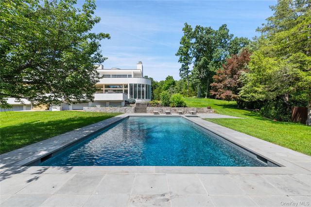 10 Dogwood Hills Road, Pound Ridge, NY 10576