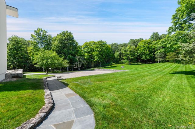 10 Dogwood Hills Road, Pound Ridge, NY 10576