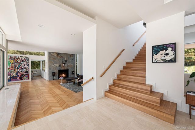 10 Dogwood Hills Road, Pound Ridge, NY 10576