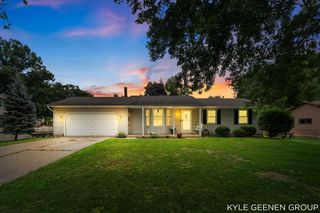 345 Woodland Avenue, Holland, MI 49424