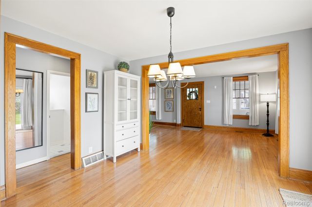 1545 Tanfield Street, West Bloomfield Charter Township, MI 48324