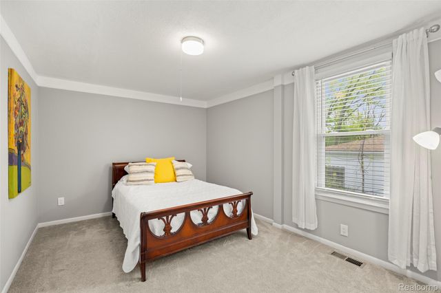 1545 Tanfield Street, West Bloomfield Charter Township, MI 48324