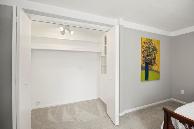 1545 Tanfield Street, West Bloomfield Charter Township, MI 48324