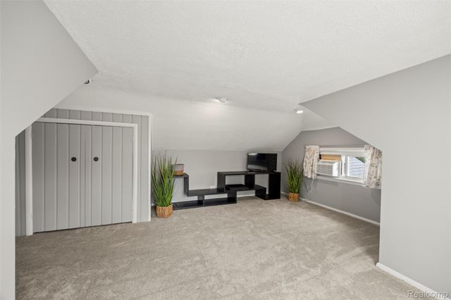 1545 Tanfield Street, West Bloomfield Charter Township, MI 48324