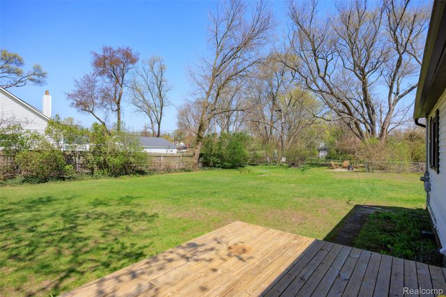 1545 Tanfield Street, West Bloomfield Charter Township, MI 48324