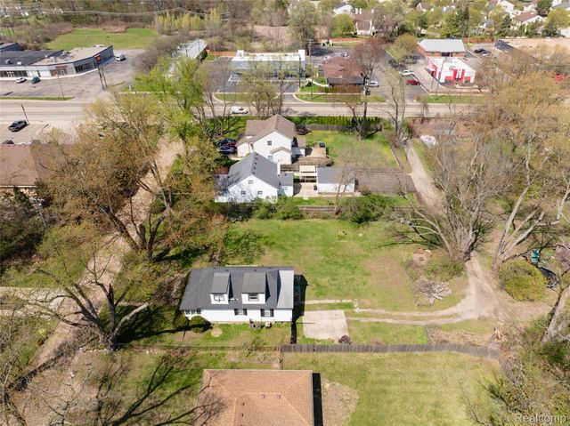 1545 Tanfield Street, West Bloomfield Charter Township, MI 48324